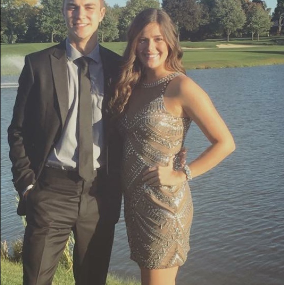 Dress - Picture 2 of 2